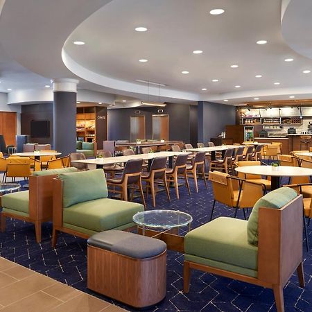 Courtyard By Marriott Toronto Маркъм Екстериор снимка