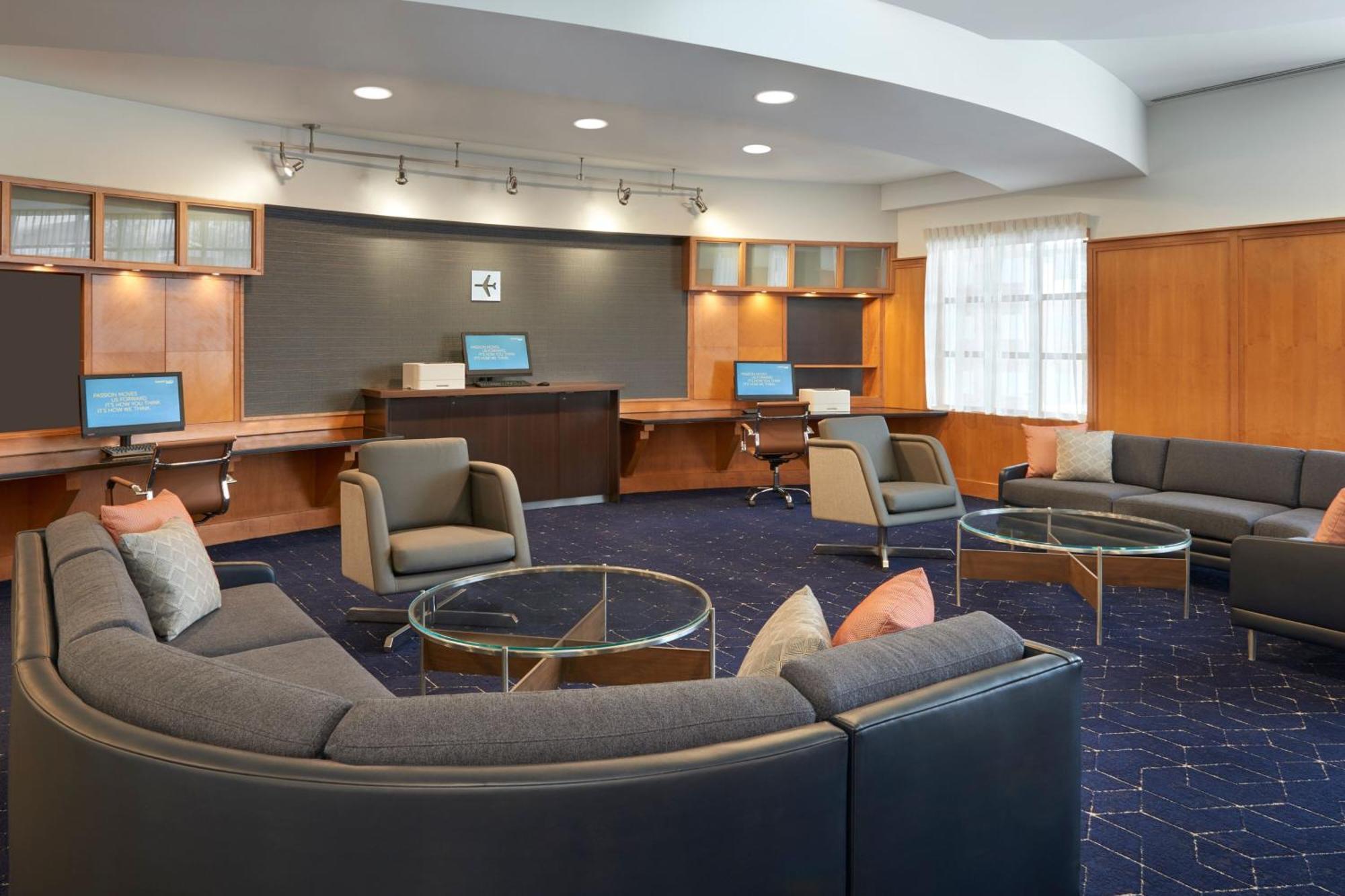 Courtyard By Marriott Toronto Маркъм Екстериор снимка